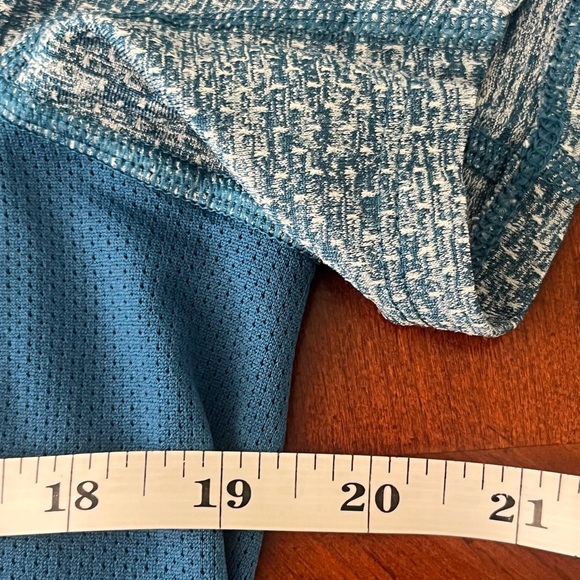 Nike Dri Fit Athletic Top Sz Large Short Sleeve Abstract Pattern - Picture 7 of 8